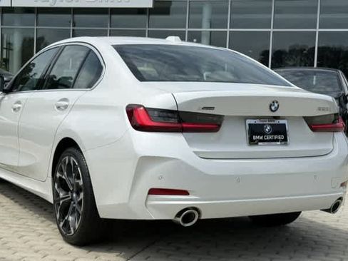 Certified 2025 BMW 330i xDrive Sedan w/ Convenience Package AWD/4WD image 4
