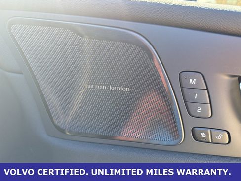 Certified 2024 Volvo XC60 B5 Ultimate w/ Protection Package Premier image 13