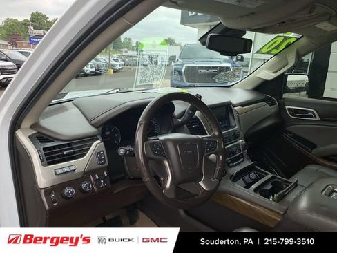 Used 2020 GMC Yukon XL Denali w/ Enhanced Security Package AWD/4WD image 12
