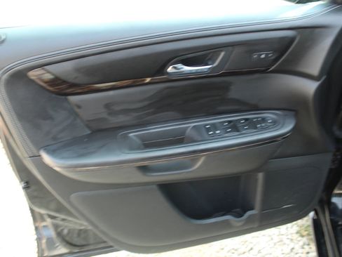 Used 2016 GMC Acadia Denali AWD/4WD image 18
