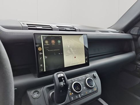 Used 2024 Land Rover Defender 110 Carpathian Edition AWD/4WD image 39