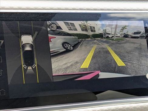 Used 2022 Land Rover Range Rover Velar R-Dynamic S image 13