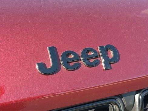 Used 2024 Jeep Grand Cherokee L Limited w/ Black Appearance Package image 13