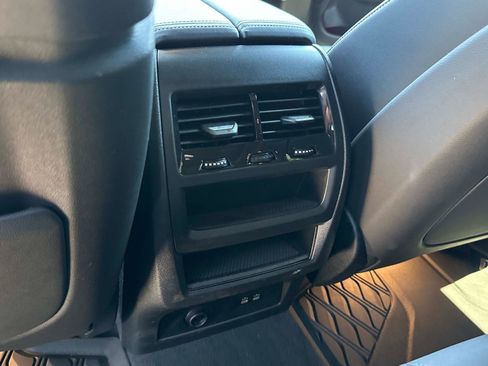 Used 2024 BMW X5 xDrive40i w/ Premium Package AWD/4WD image 16