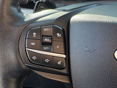 Used 2020 Ford Explorer XLT w/ Equipment Group 202A image 17