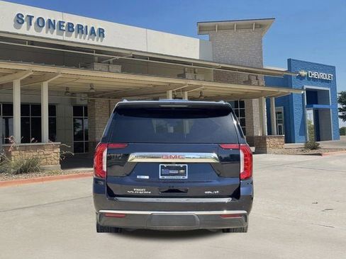 Used 2023 GMC Yukon XL SLT w/ SLT Premium Package image 6