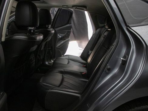 Used 2016 INFINITI Q70 3.7 w/ Deluxe Touring Package image 20