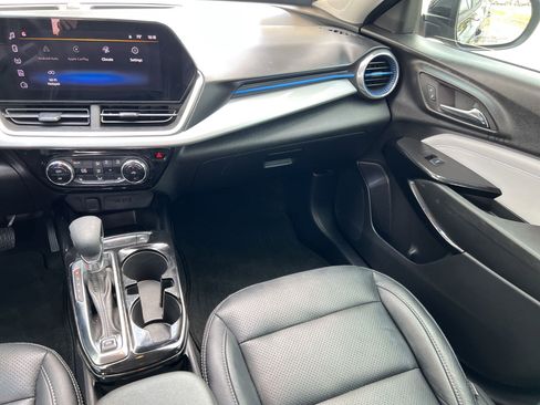 Certified 2024 Chevrolet Trax LT w/ Driver Confidence Package image 29