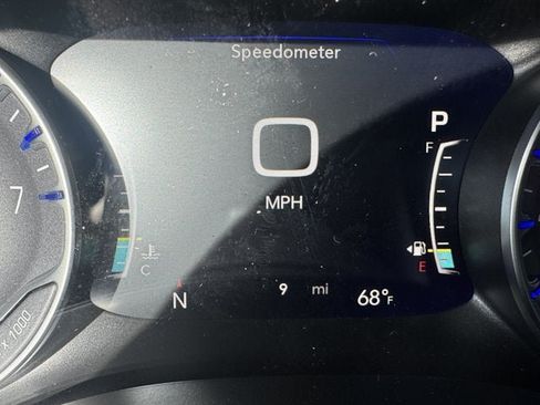 New 2027 Chrysler Pacifica Select AWD/4WD image 18