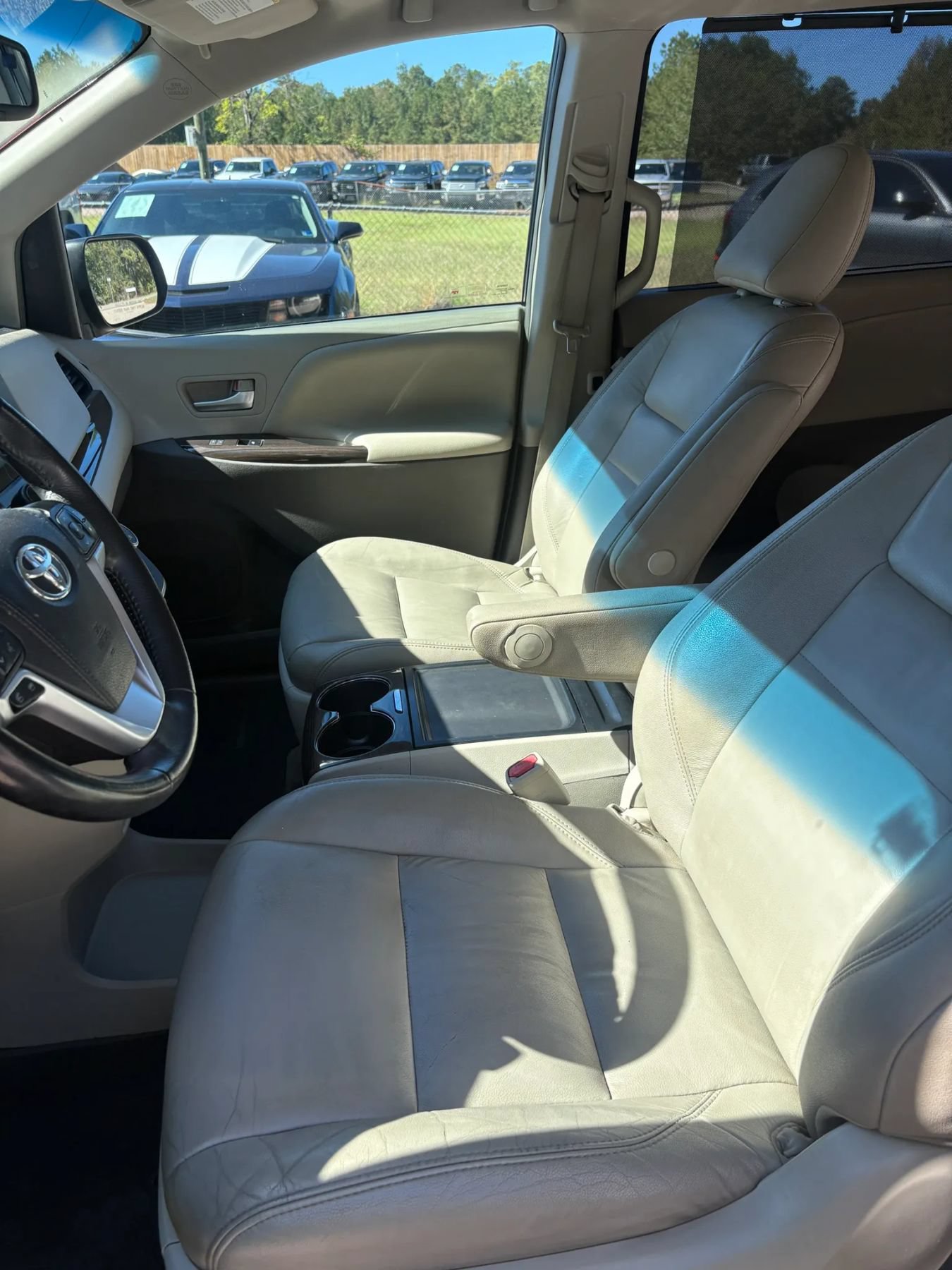 Used 2017 Toyota Sienna XLE AWD/4WD image 8