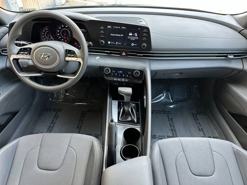 Used 2023 Hyundai Elantra SEL FWD image 14