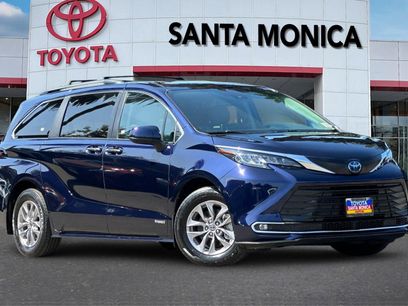 Used 2021 Toyota Sienna XLE