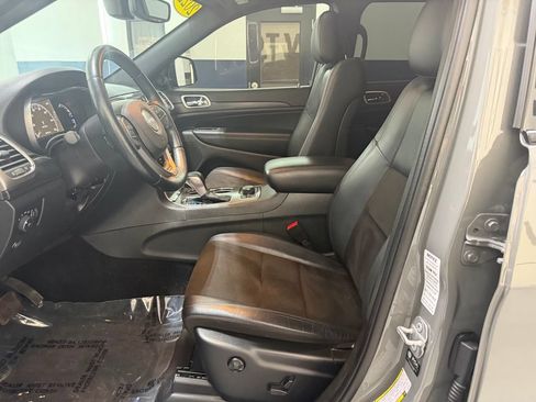 Used 2022 Jeep Grand Cherokee Laredo X AWD/4WD image 28