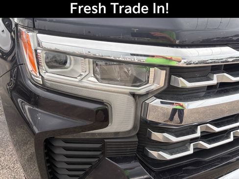 Used 2022 Chevrolet Silverado 1500 LTZ w/ Z71 Off-Road Package AWD/4WD image 11