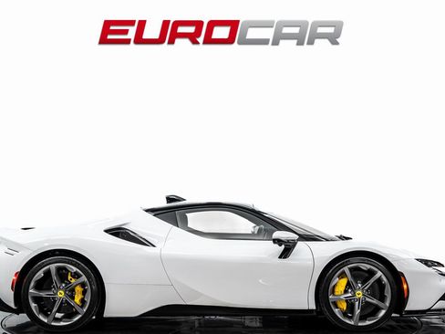 Used 2022 Ferrari SF90 Stradale AWD/4WD image 6