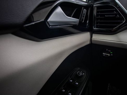 Certified 2025 Volkswagen Taos S image 30