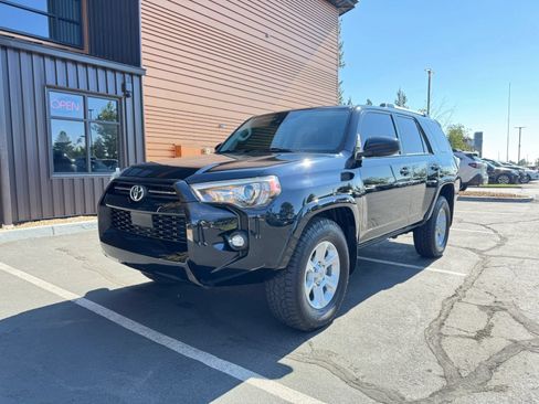 Used 2021 Toyota 4Runner SR5 AWD/4WD image 1