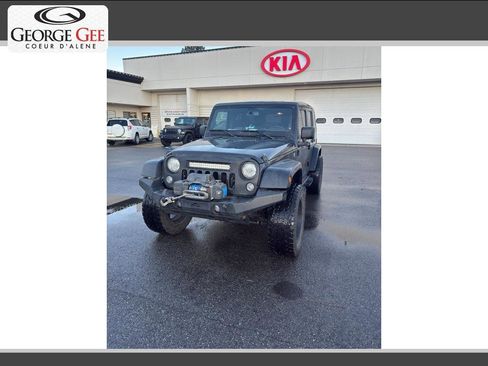 Used 2018 Jeep Wrangler Unlimited Sahara w/ Max Tow Package image 1