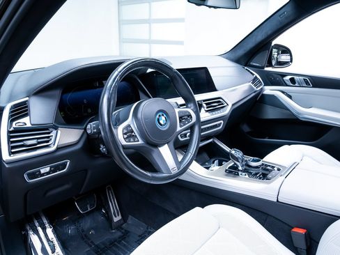 Used 2023 BMW X5 xDrive45e w/ Executive Package AWD/4WD image 18