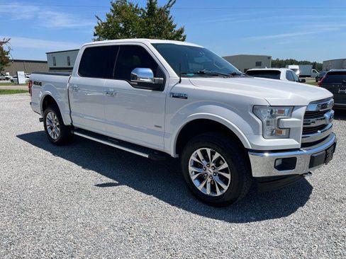 Used 2017 Ford F150 Lariat AWD/4WD image 4