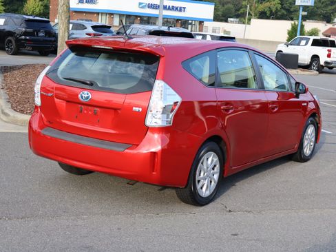 Used 2014 Toyota Prius V Three FWD image 10