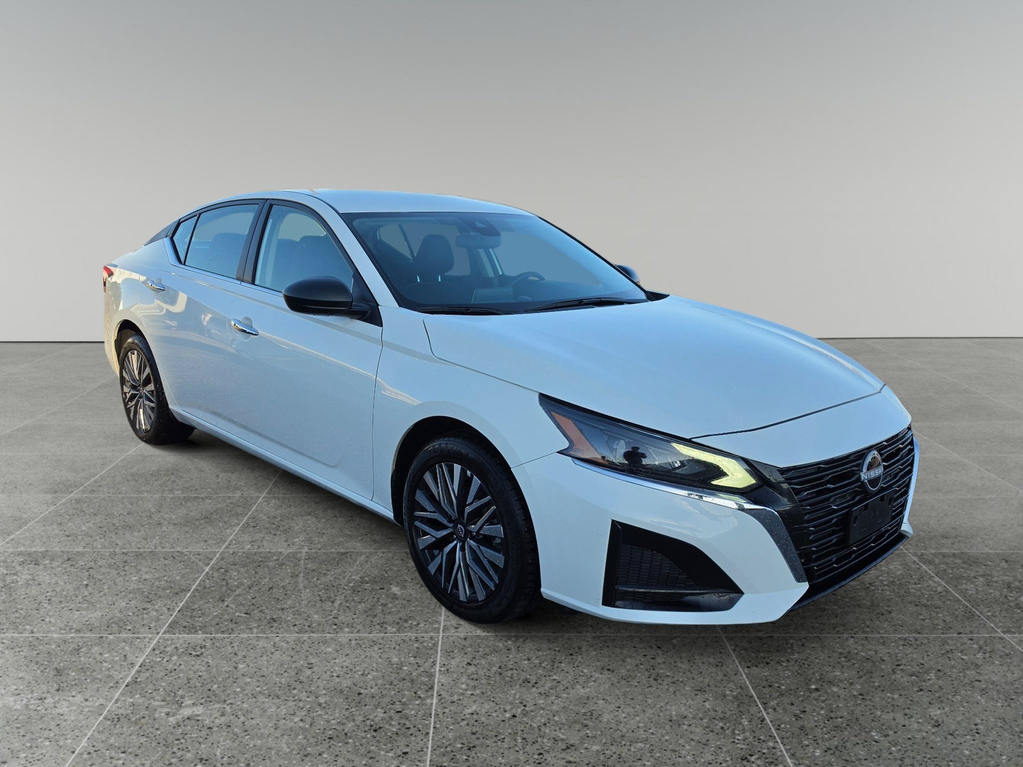Used 2025 Nissan Altima 2.5 SV AWD/4WD image 8
