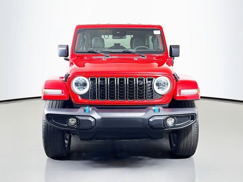 Used 2024 Jeep Wrangler Unlimited w/ Convenience Group AWD/4WD image 2