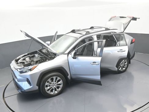 Used 2025 Toyota RAV4 Limited AWD/4WD image 73