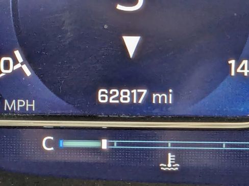 Used 2024 Chevrolet Suburban LT image 30