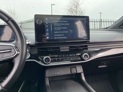 Certified 2024 Honda Prologue Touring image 18