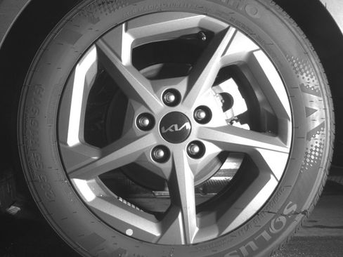 Used 2025 Kia K4 LXS image 11