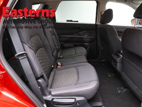 Used 2024 Nissan Pathfinder SV AWD/4WD image 24