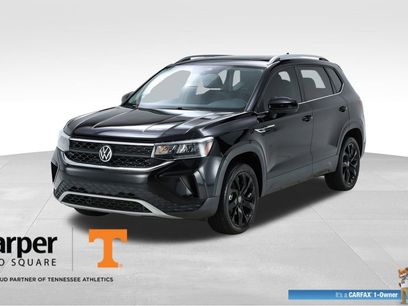 Used 2022 Volkswagen Taos SE w/ Panoramic Sunroof Package