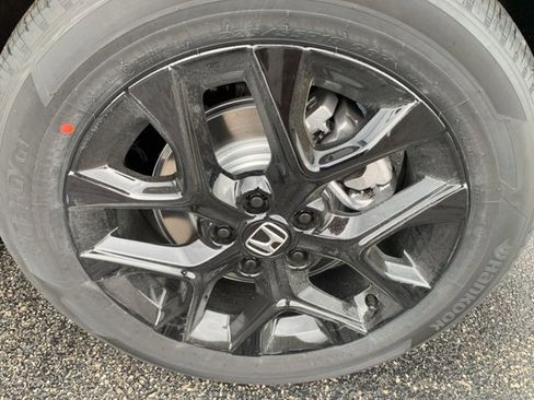 Certified 2025 Honda HR-V Sport image 9