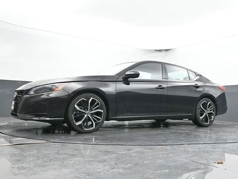 Used 2024 Nissan Altima 2.5 SR image 44