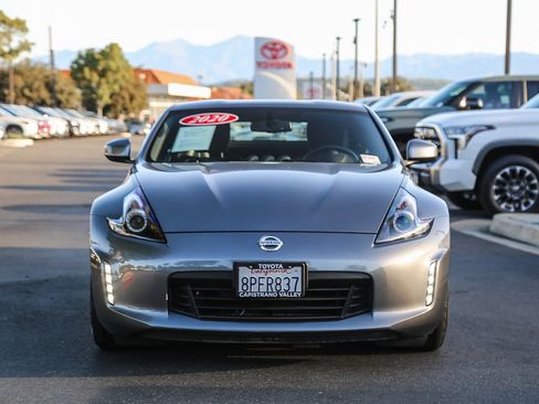 Used 2020 Nissan 370Z Base image 2