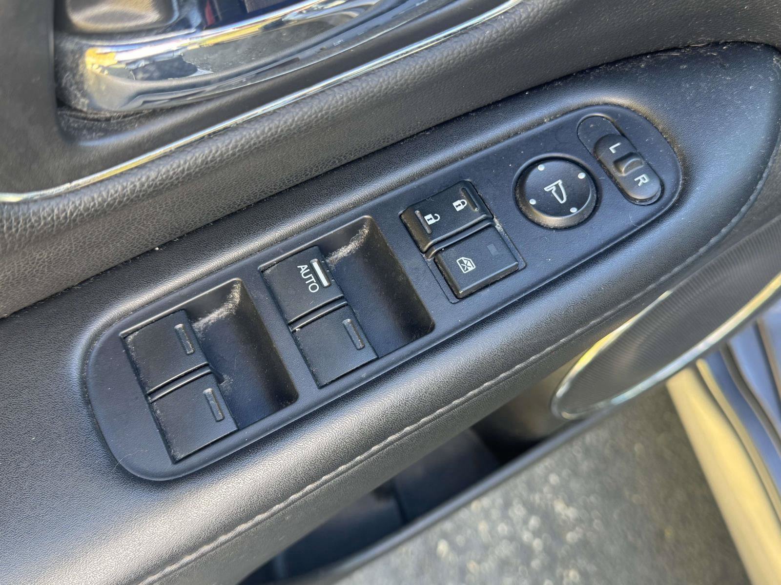 Used 2019 Honda HR-V Touring image 14