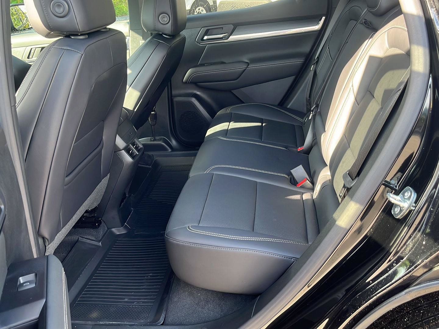 New 2027 GMC Terrain Elevation w/ Elevation Premium Package AWD/4WD image 10