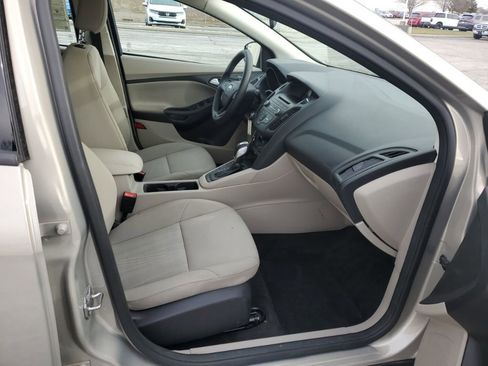 Used 2016 Ford Focus SE image 32