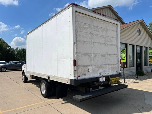Used 2010 Ford E-350 and Econoline 350 Super Duty RWD image 4
