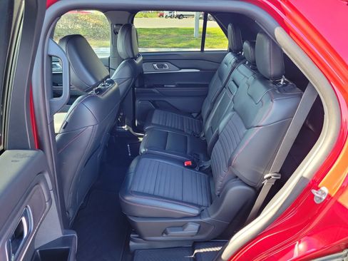 Certified 2025 Ford Explorer ST-Line w/ Premium Package RWD image 11