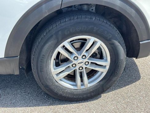 Used 2023 Ford Explorer XLT w/ Equipment Group 202A AWD/4WD image 10