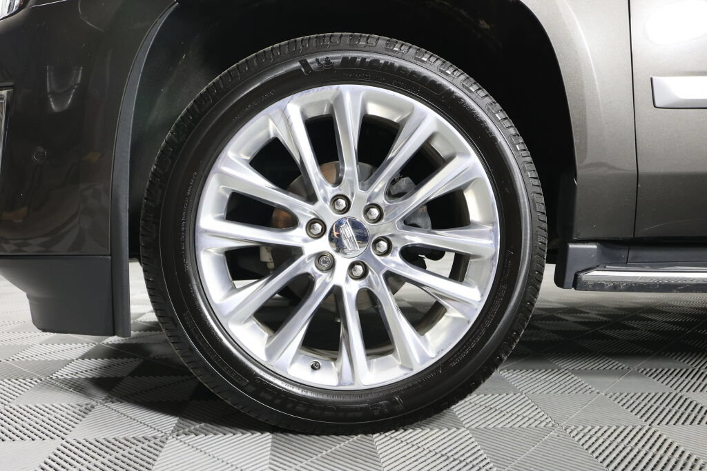 Used 2020 Cadillac Escalade Luxury AWD/4WD image 9