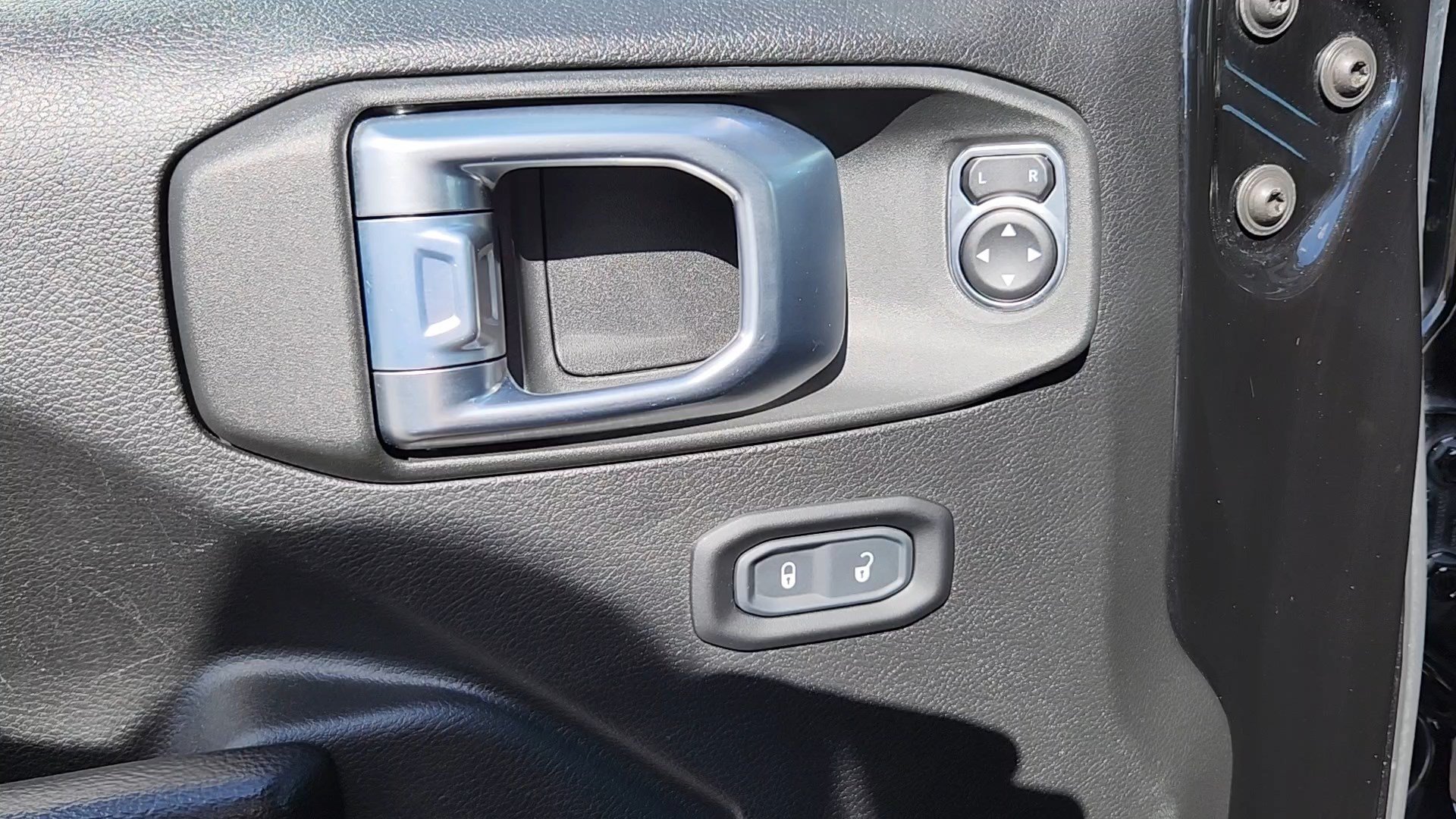 Used 2021 Jeep Gladiator Rubicon AWD/4WD image 7