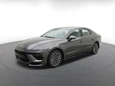 Used 2025 Hyundai Sonata SEL FWD image 3