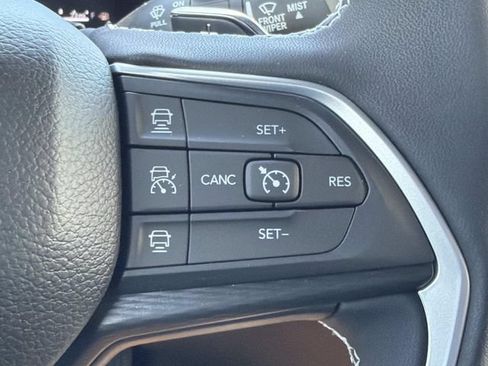 New 2026 Jeep Grand Cherokee L Laredo RWD image 31