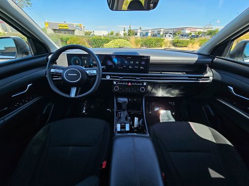Used 2025 Hyundai Tucson SEL FWD image 19