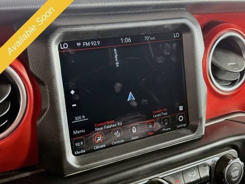 Used 2022 Jeep Gladiator Rubicon w/ Dual Top Group AWD/4WD image 14