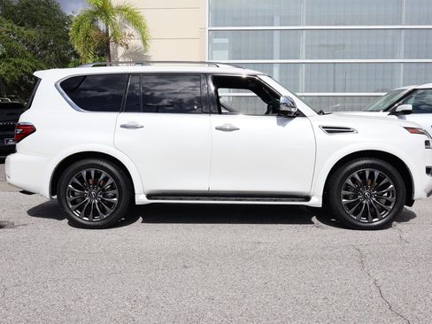 Used 2023 Nissan Armada Platinum w/ Captain's Chairs Package RWD image 11