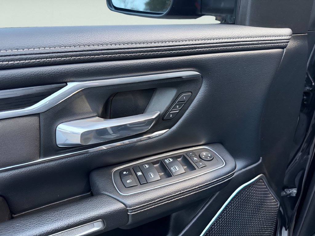 Used 2023 RAM 1500 Laramie AWD/4WD image 19